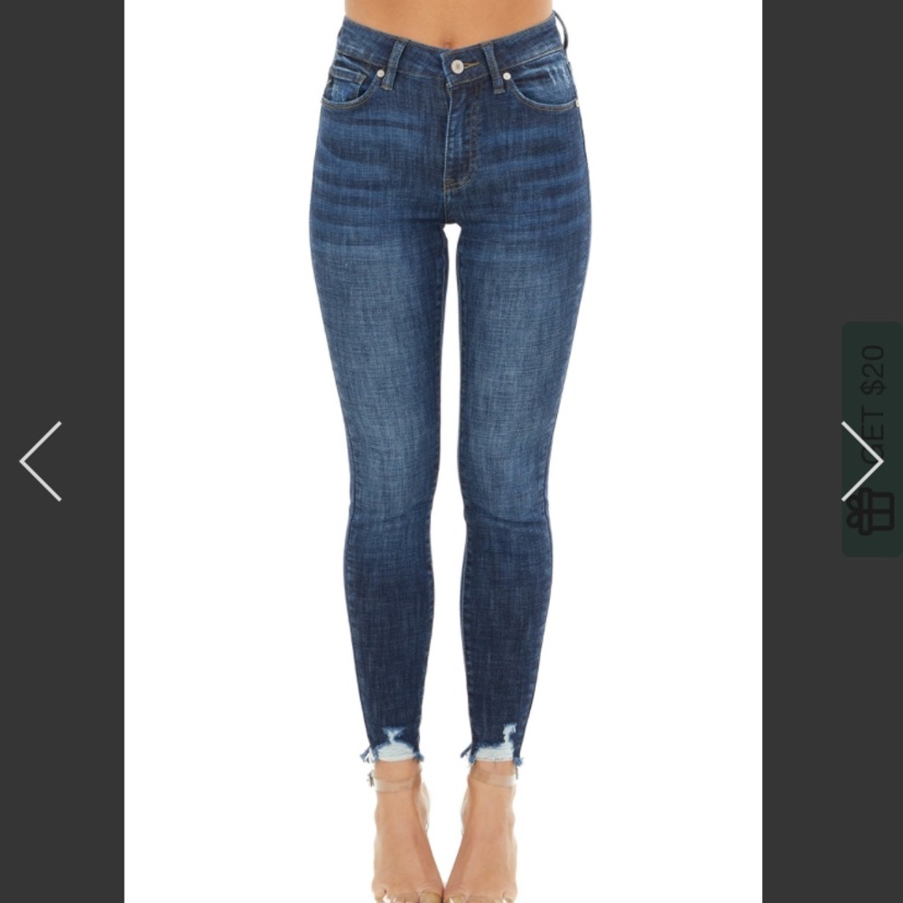 Kancan skinny jeans, dark wash! Size 26